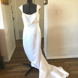 Wedding gown scoop neck sleeveless train beading